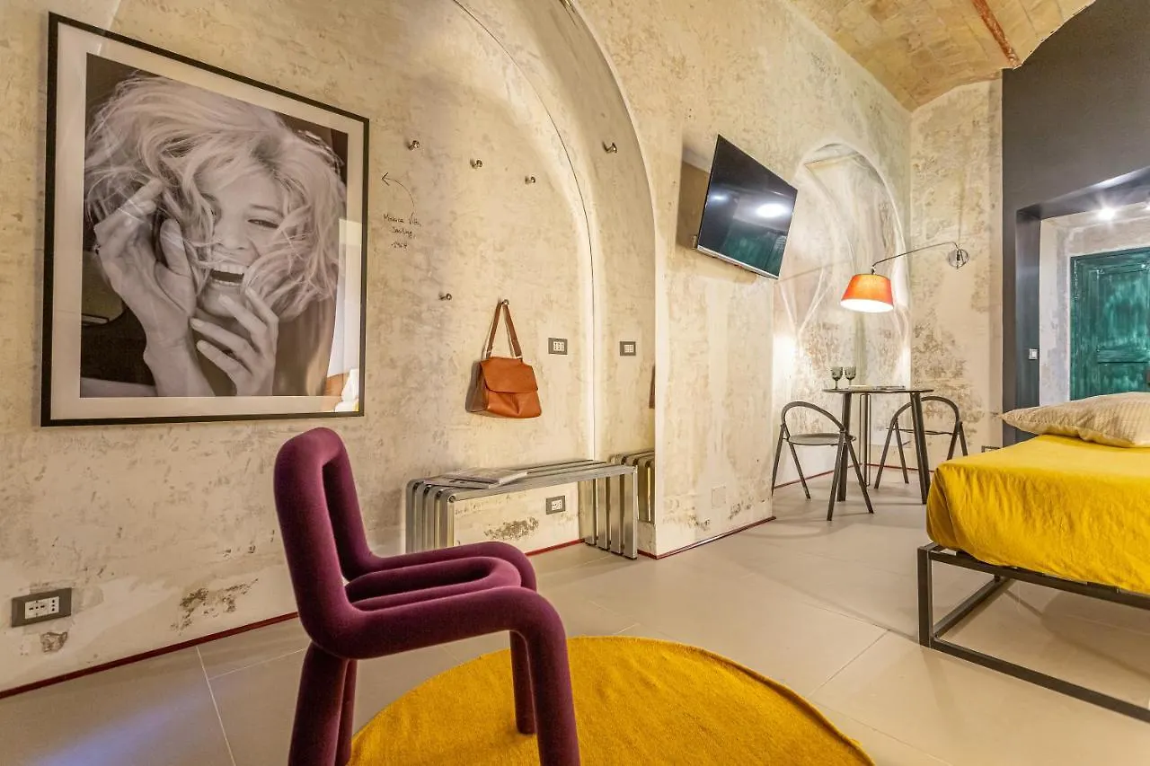 Ruins_Design Loft 150 Mt From Colosseum 0*, Roma Italia